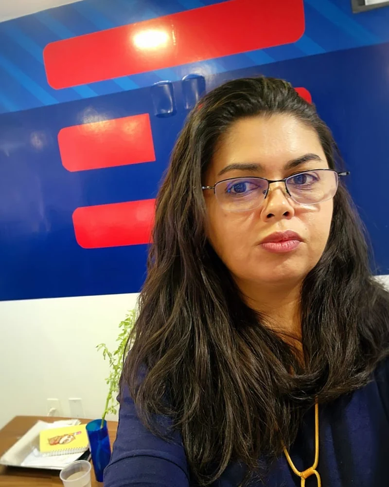 Lene Silva, diretora da Fourlink, no ambiente de atendimento